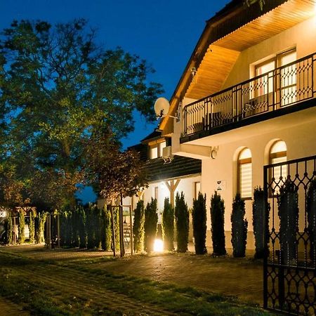 Diofa Apartman Кестхей Екстер'єр фото