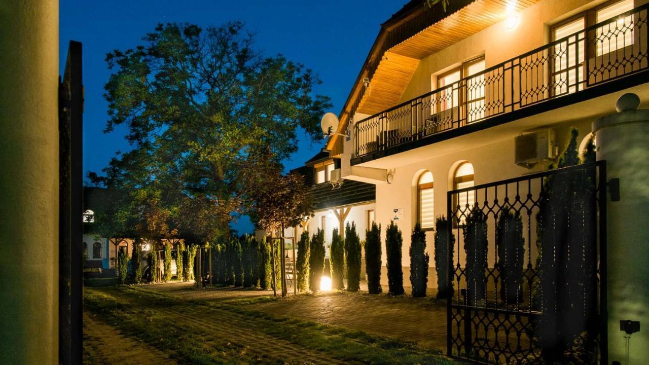 Diofa Apartman Кестхей Екстер'єр фото